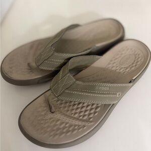 CROCS Beige Casual Sandals